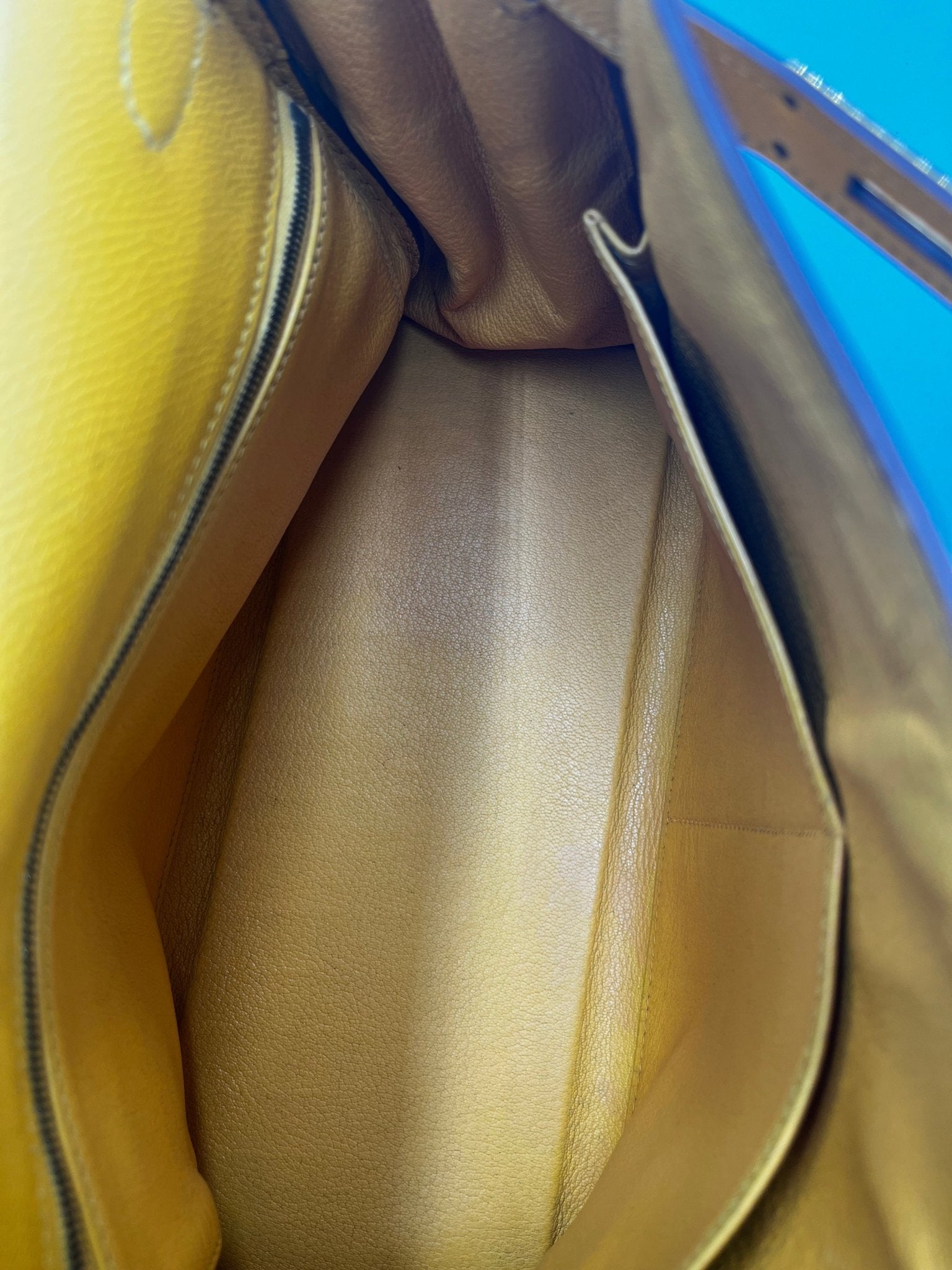 Hermès Kelly 32 Retourné Courchevel Jaune Hardware Dorato 1995 - Etoilux