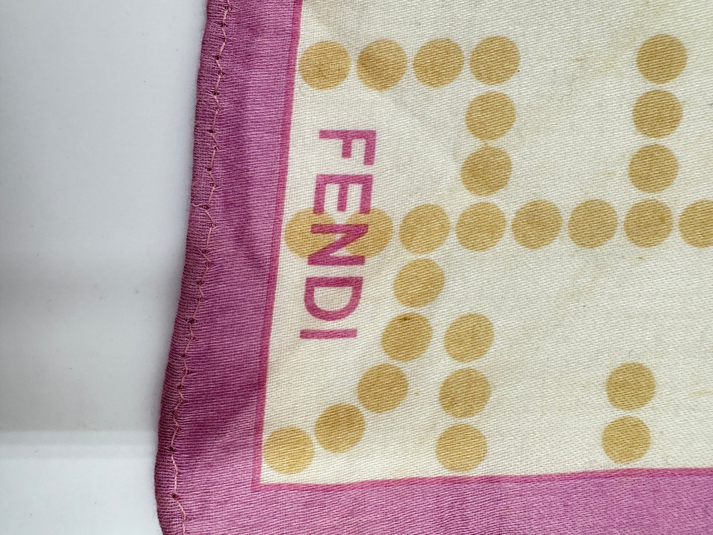 Fendi Foulard Pocket Square Cotone FF Dots Avorio/Rosa — 47 cm - Etoilux