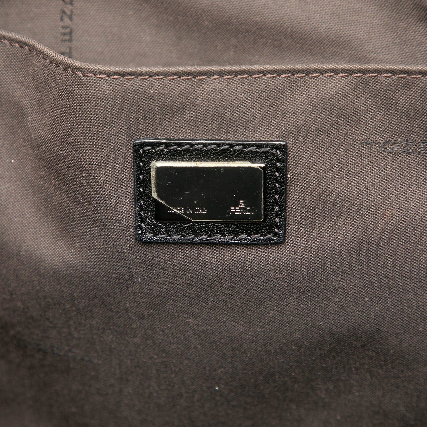 Fendi – Grande Borsa Tote Zucchino in Tela Nera - Etoilux