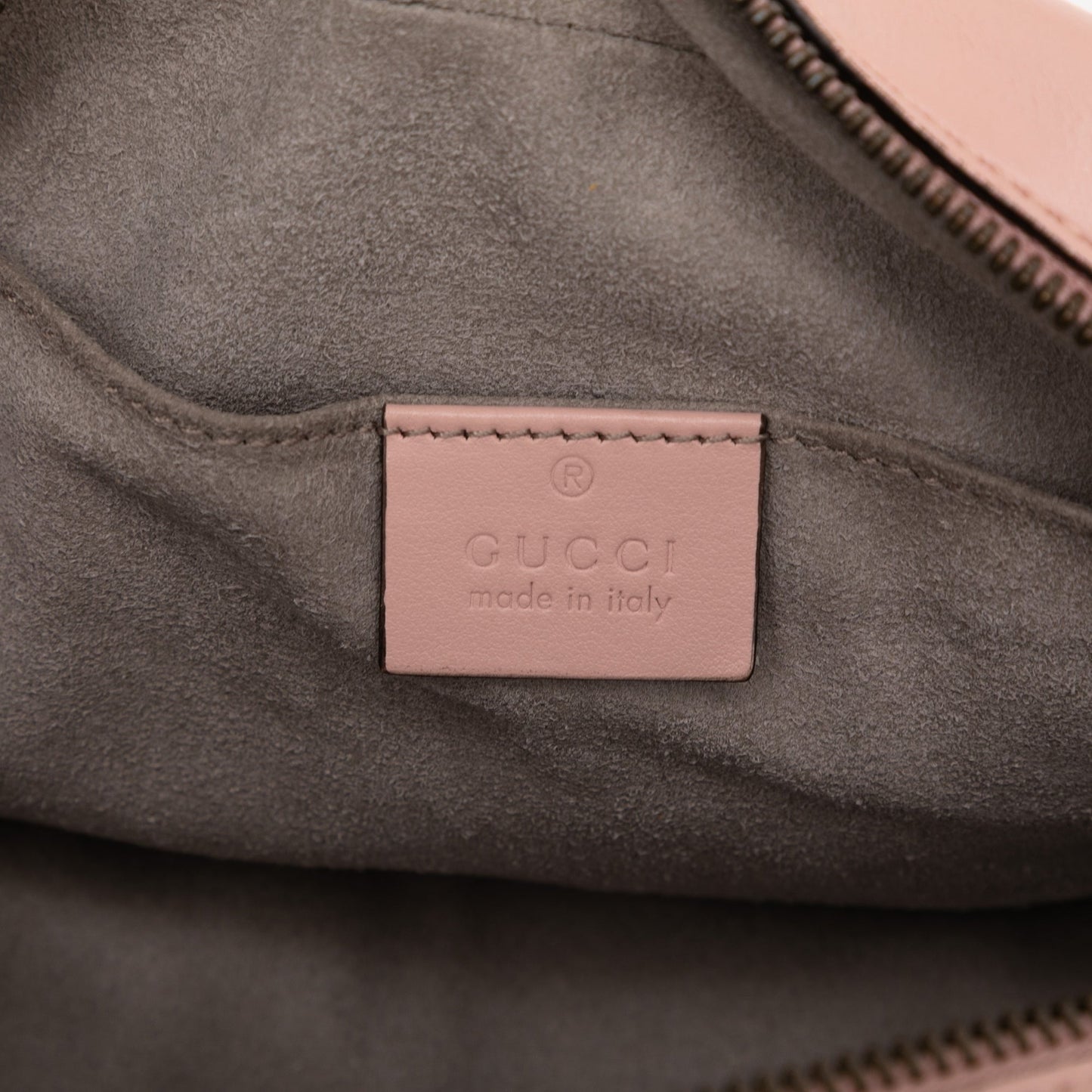 Gucci GG Marmont Matelassé – Borsa a tracolla in pelle rosa - Etoilux