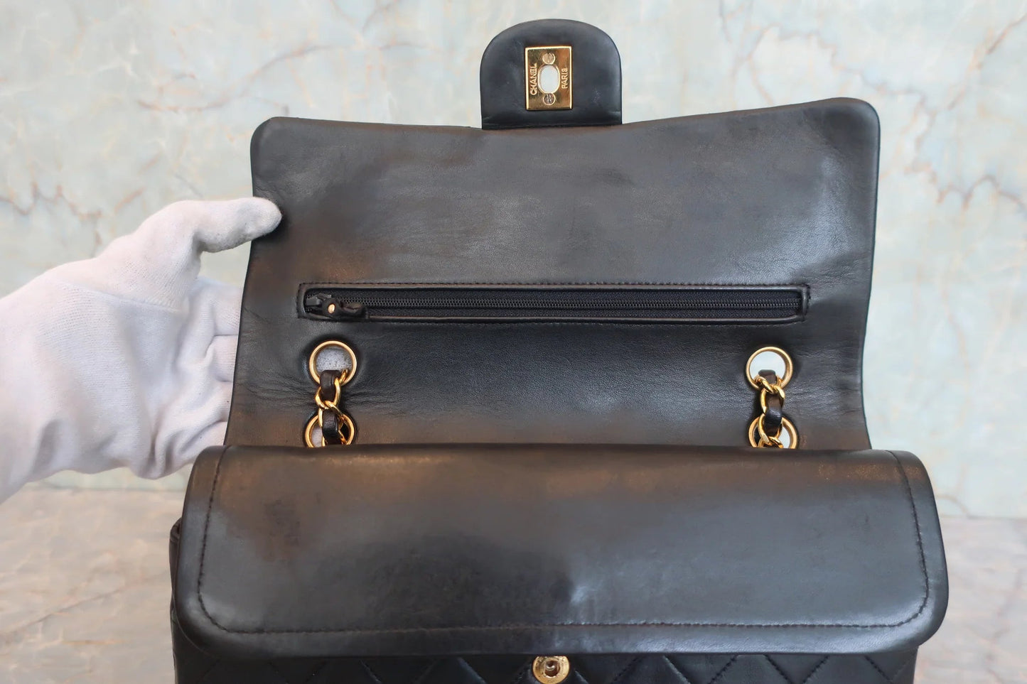 Chanel Classic Double Flap Medium Agnello Nero Hardware Oro – 25 cm - Etoilux