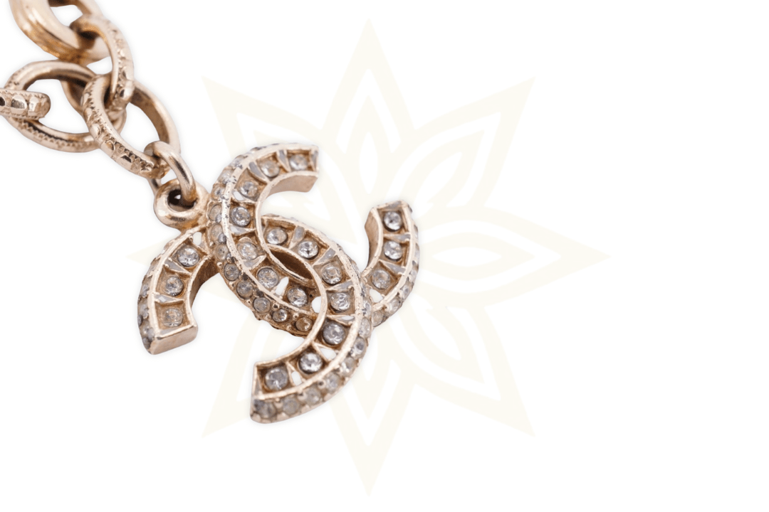 Chanel Bracciale Vintage in Perle con Logo CC in Cristalli - Etoilux