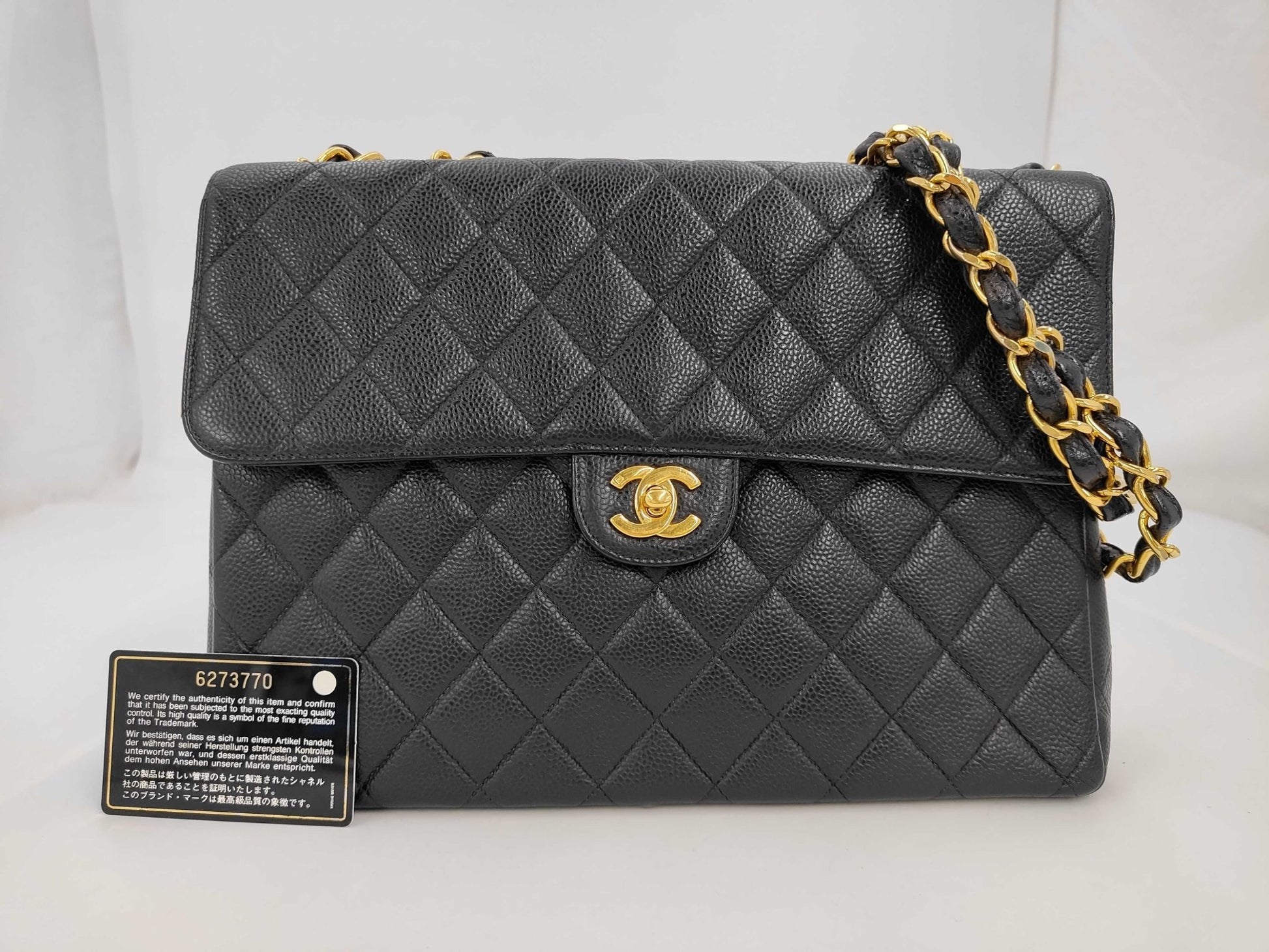 Chanel Classic Flap Jumbo caviar nero fronte con certificato