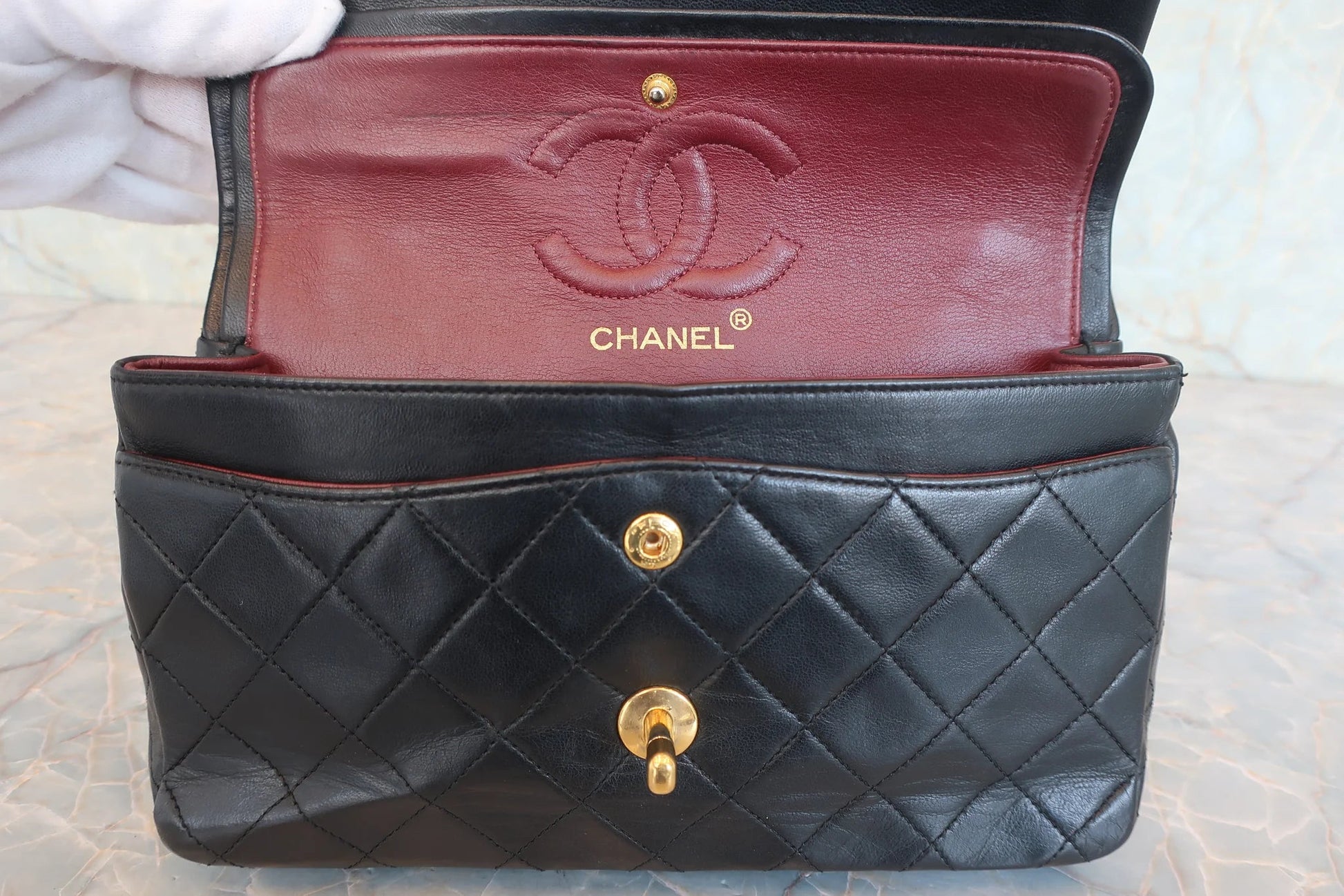 Chanel Timeless Classic Double Flap Small – Pelle di Agnello Nera / Oro – 23 cm - Etoilux