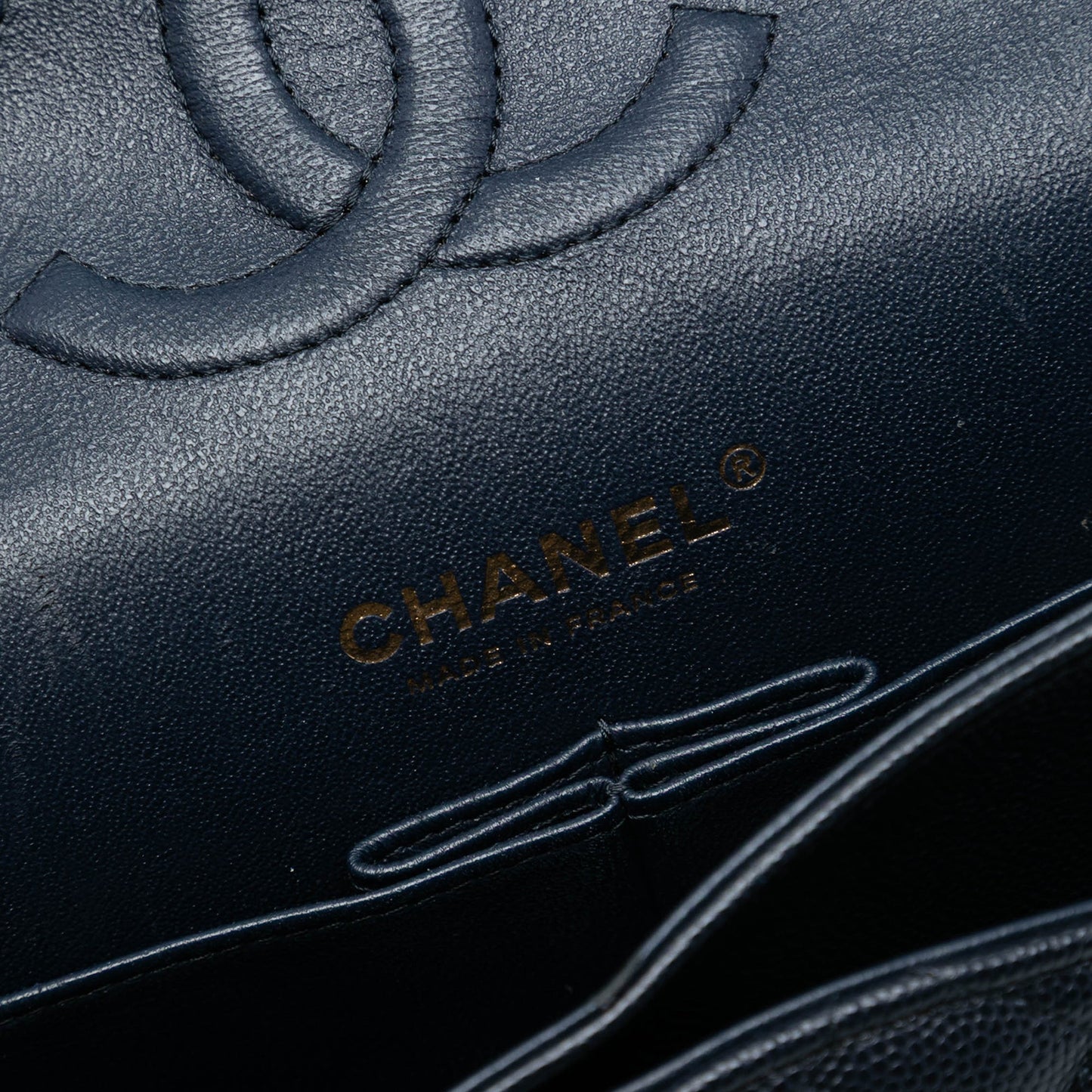 Chanel – Classic Double Flap Medium in Pelle Caviar Blu - Etoilux