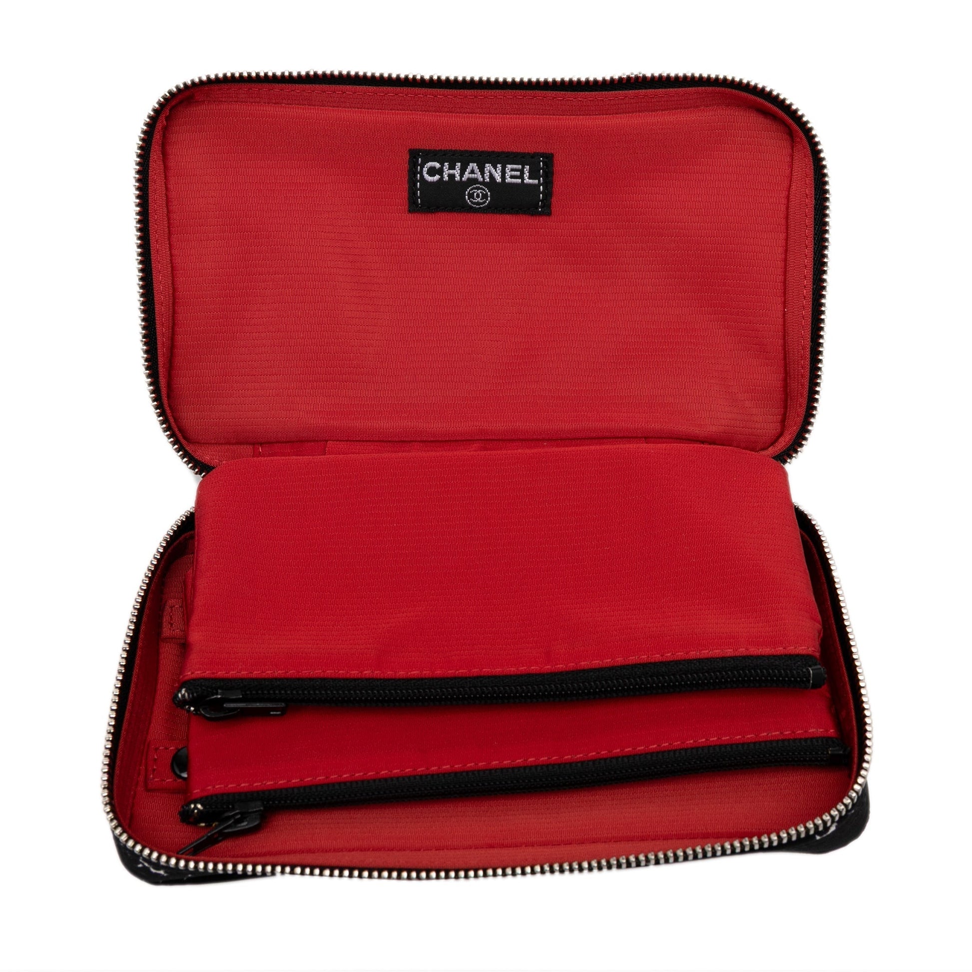 Chanel – Custodia da Viaggio in Nylon Nero (2000–2002) - Etoilux