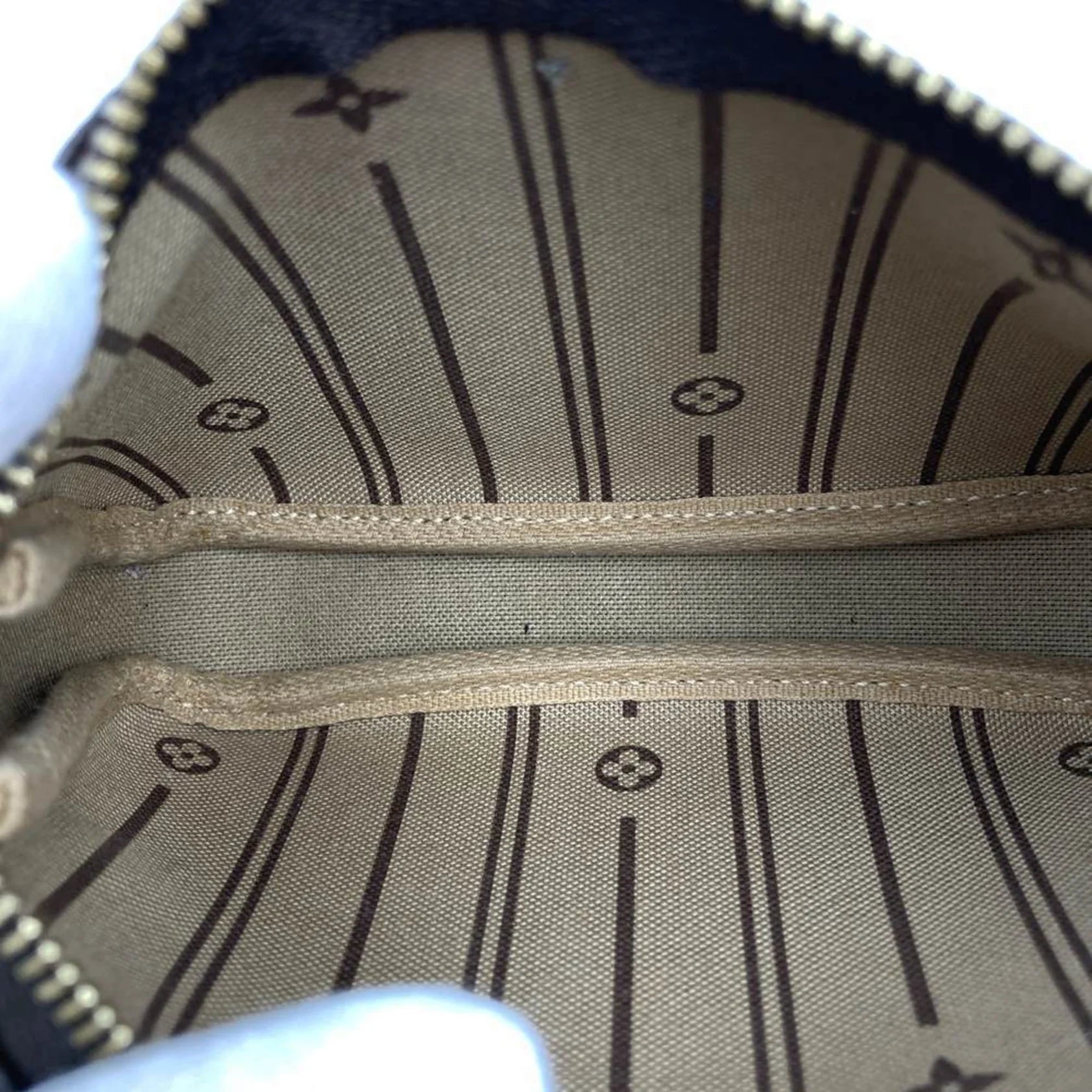 Louis Vuitton Pochette Monogram Trunks & Bags – Edizione Speciale - Etoilux