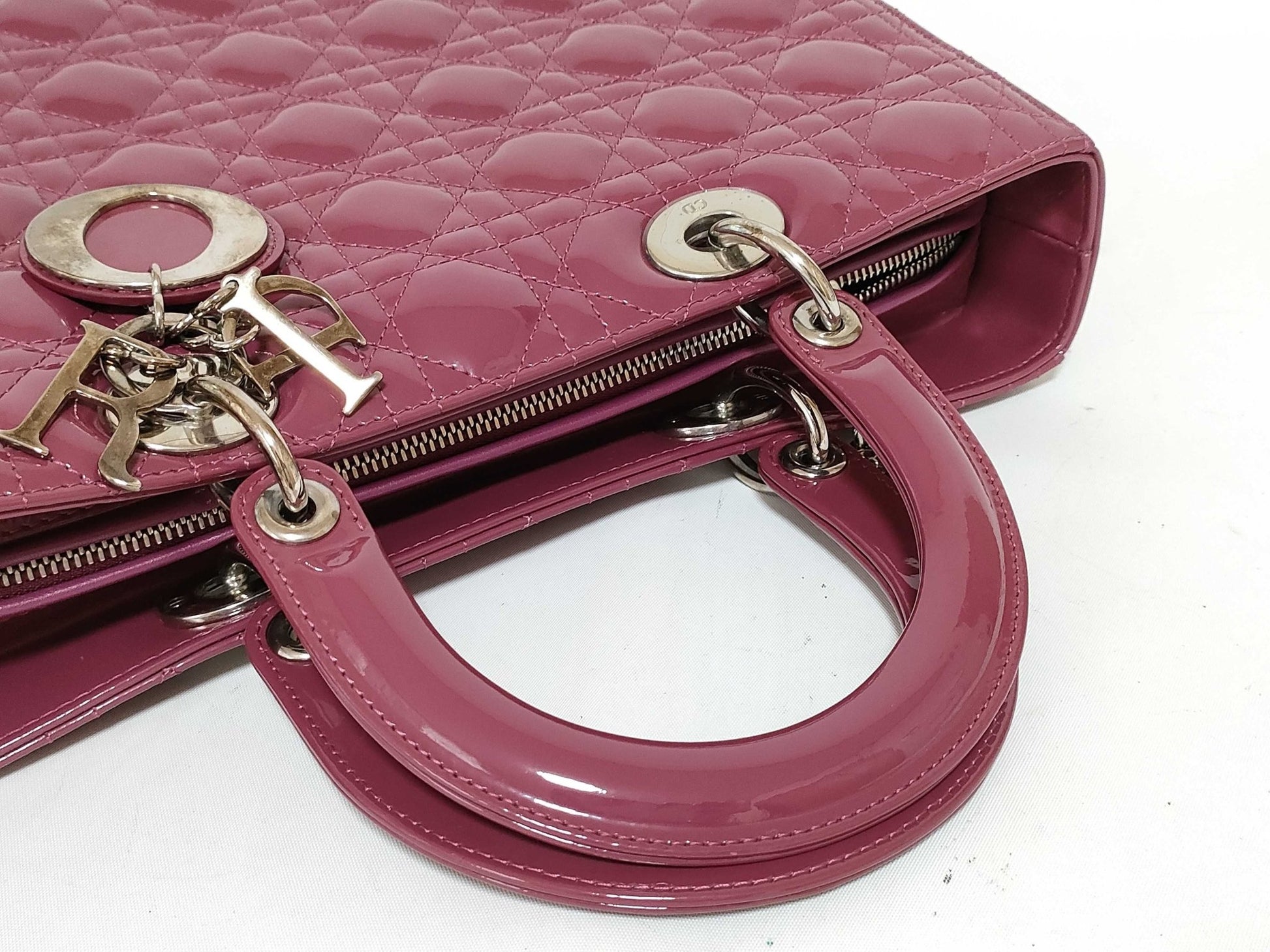 Christian Dior Lady Dior Large Pelle Verniciata Cannage – Rosa Malva – 32 cm - Etoilux