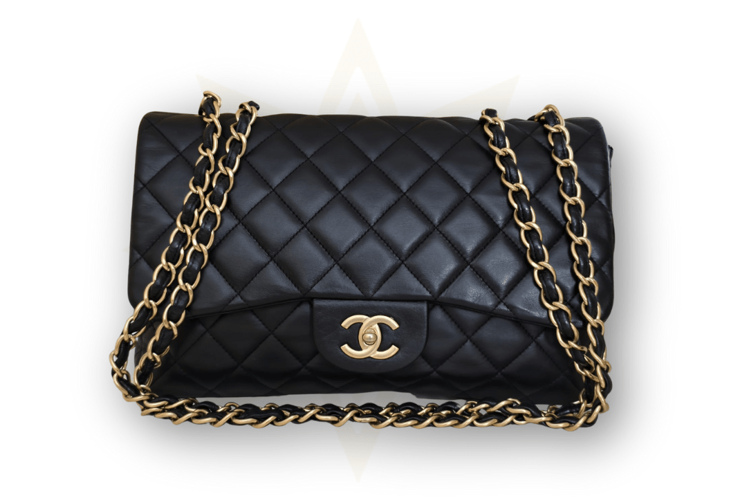 Chanel Classic Flap – Pelle Nera Liscia, Hardware Dorato – Medium/Large - Etoilux