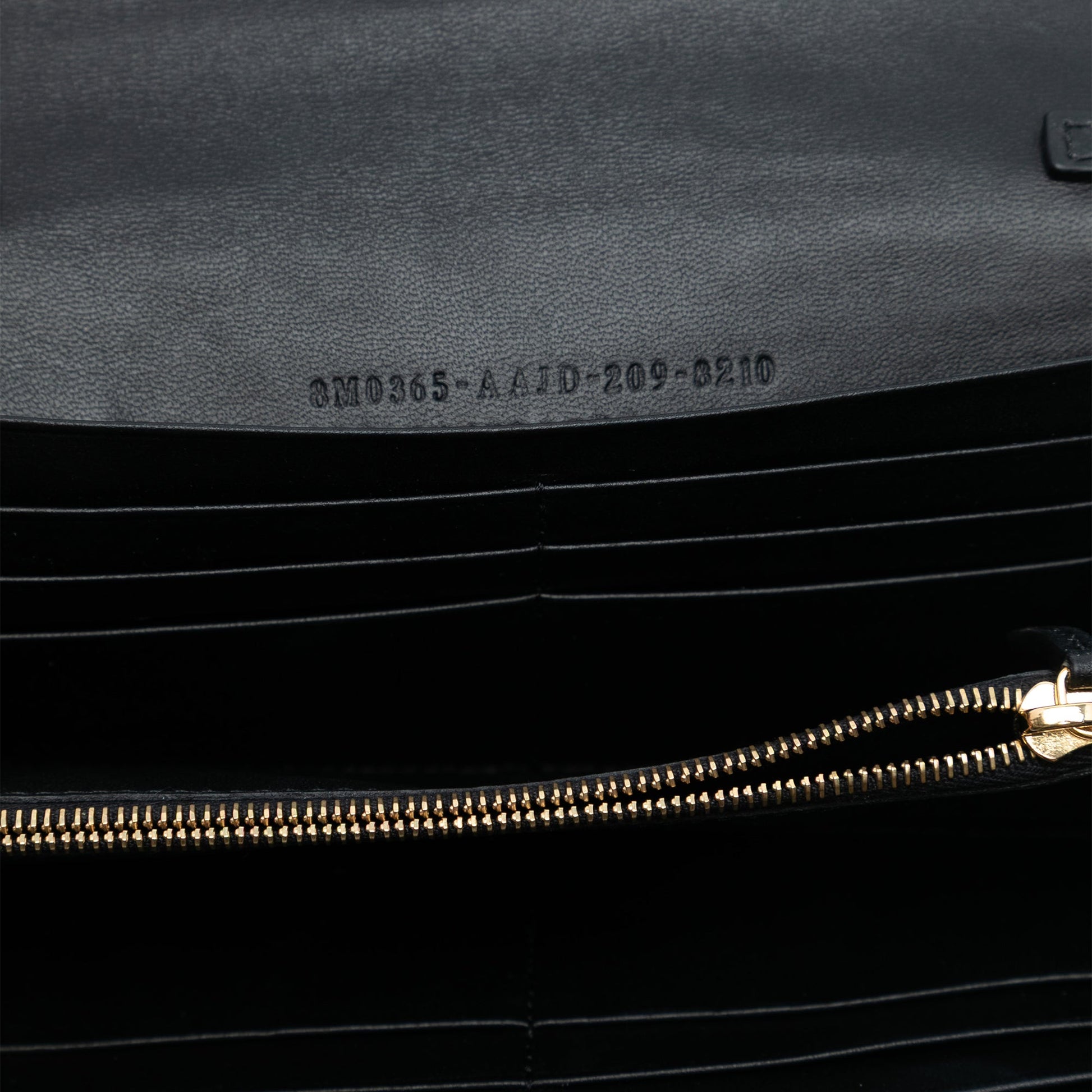 Fendi Baguette Soft FF Continental Wallet on Chain Nappa Nera Hardware Oro – 19 cm - Etoilux