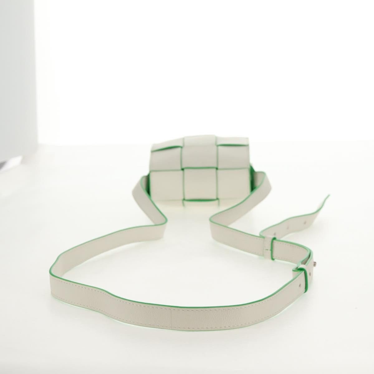 Bottega Veneta Cassette Mini Maxi Intrecciato Bianco/Verde – 12 cm - Etoilux