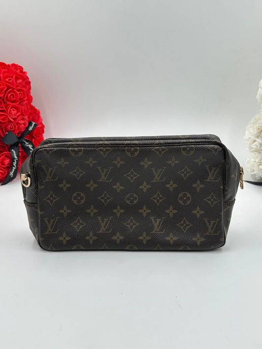
Louis Vuitton Trousse 28 Monogram Vintage – Etoilux