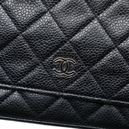 Chanel – Portafoglio con catena CC in pelle Caviar trapuntata nera - Etoilux