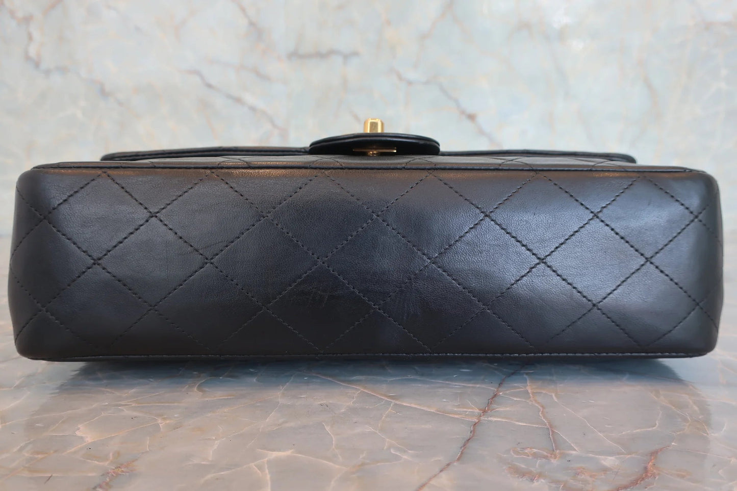 Chanel Classic Double Flap Medium Agnello Nero Hardware Oro – 25 cm - Etoilux