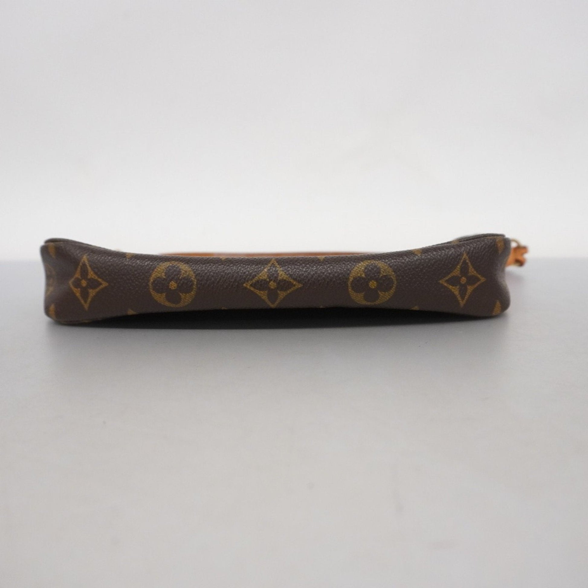 Louis Vuitton Pochette Accessoire - Etoilux