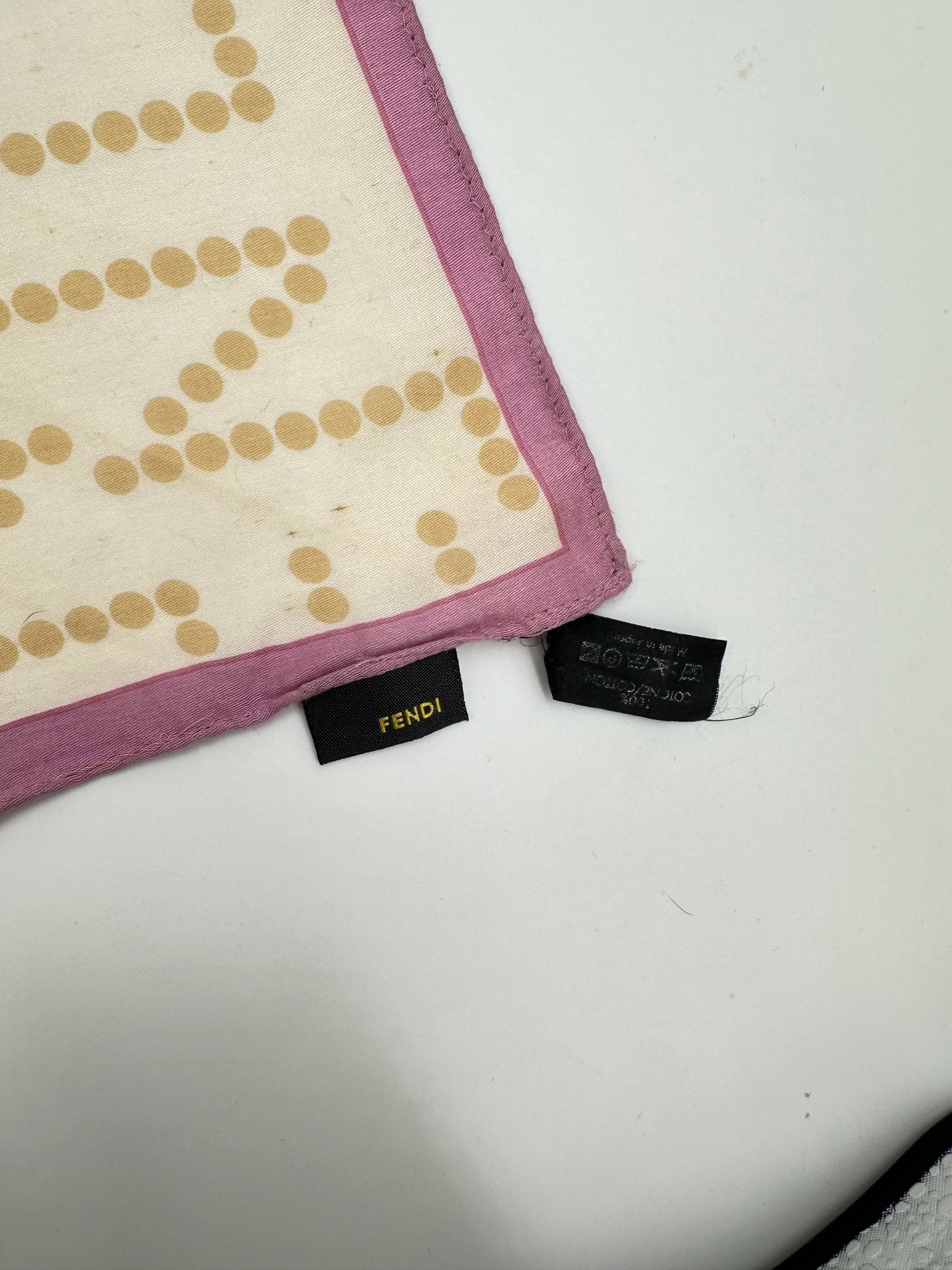 Fendi Foulard Pocket Square Cotone FF Dots Avorio/Rosa — 47 cm - Etoilux