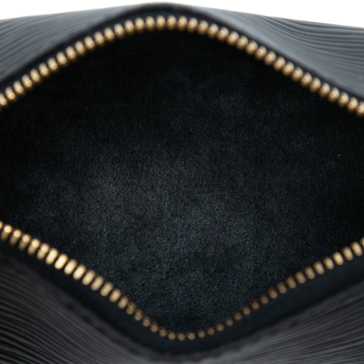 Louis Vuitton Pochette Papillon Epi Noir – 15 cm - Etoilux