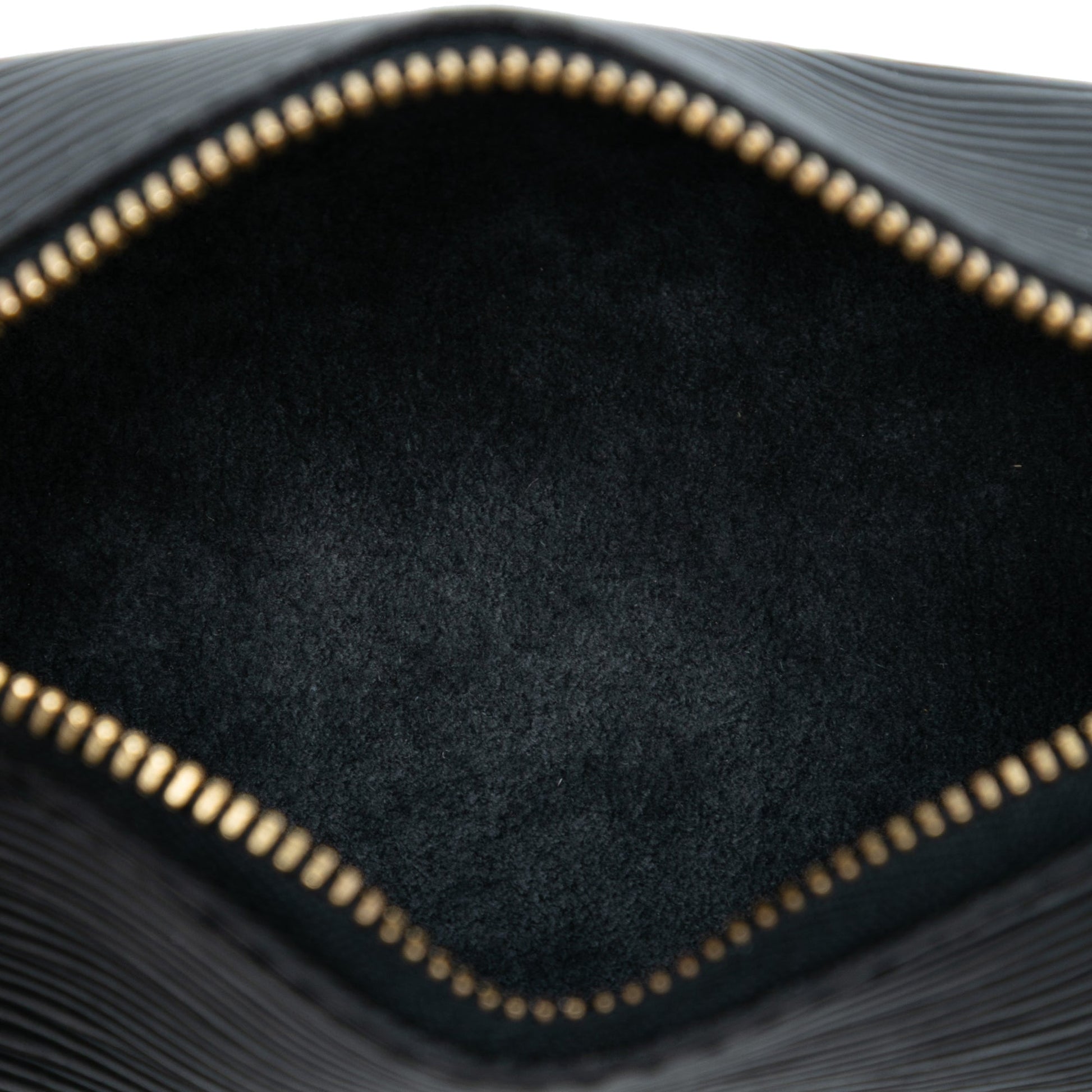 Louis Vuitton Pochette Papillon Epi Noir – 15 cm - Etoilux