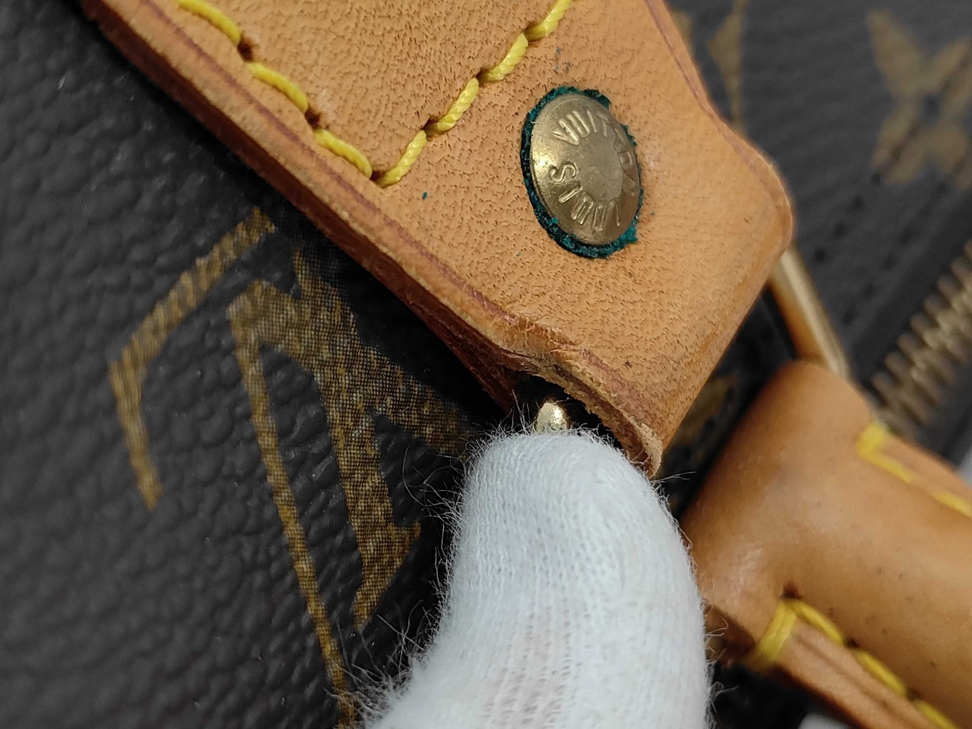 Louis Vuitton Speedy 40 Tela Monogram — Made in France - Etoilux