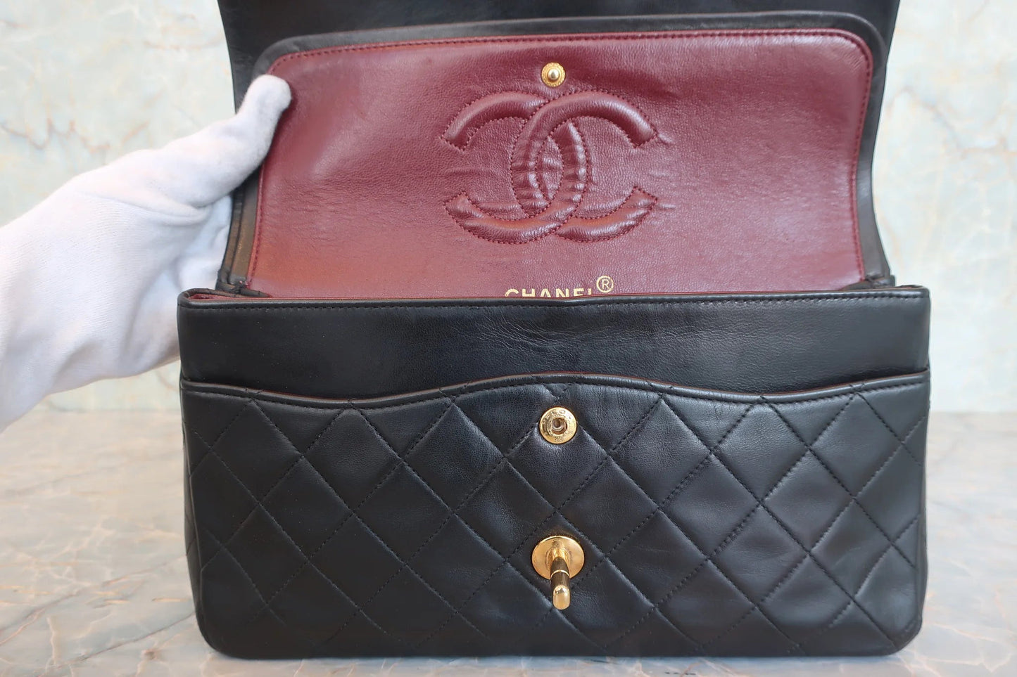 Chanel Classic Double Flap Medium Agnello Nero Hardware Oro – 25 cm - Etoilux