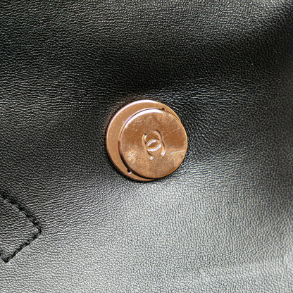 CHANEL Borsa a tracolla Trendy CC Flap in pelle di agnello media - Etoilux