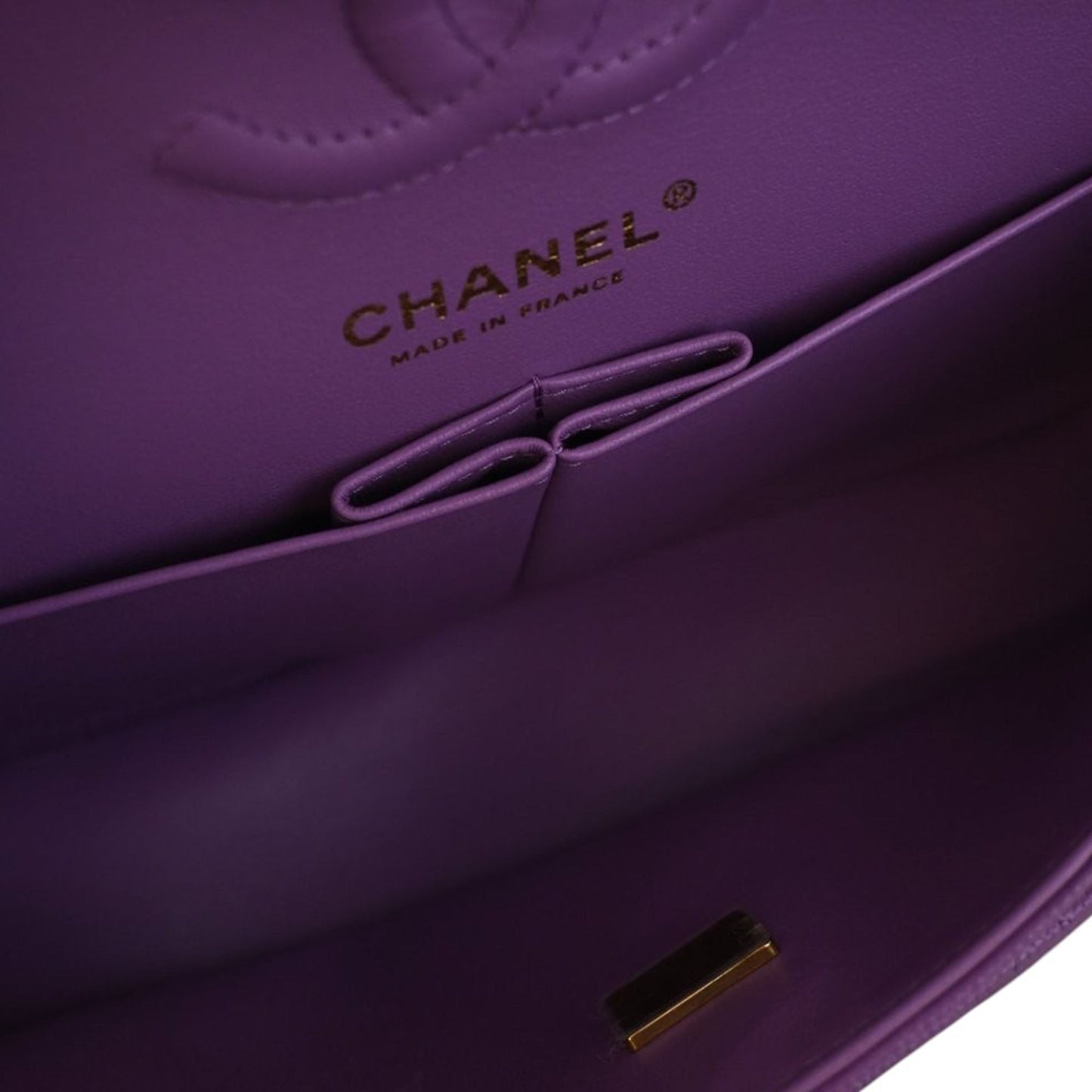 Chanel Classic Flap Pelle Caviar Viola Medium – 22 cm - Etoilux