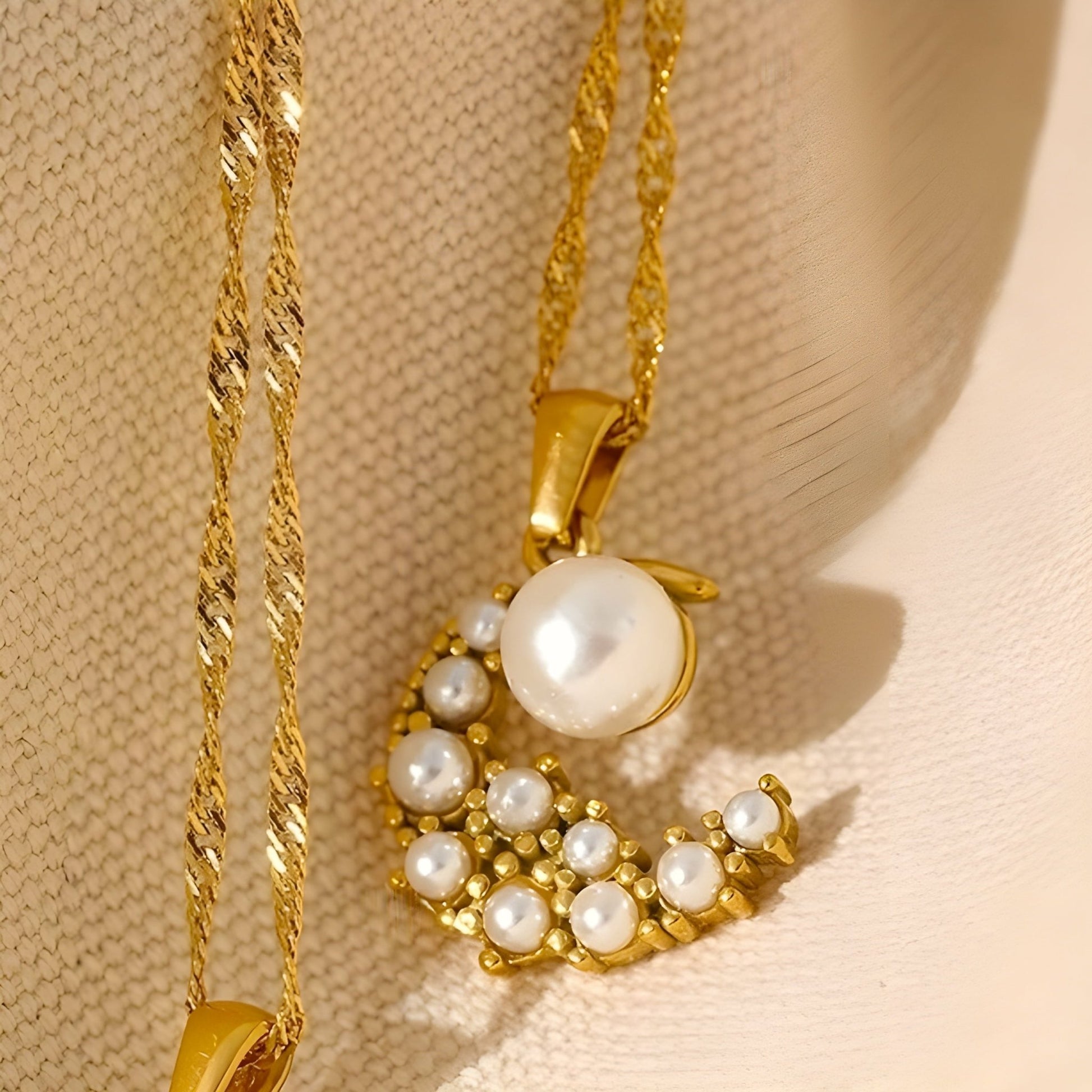 BEHI LUNA NECKLACE - Etoilux
