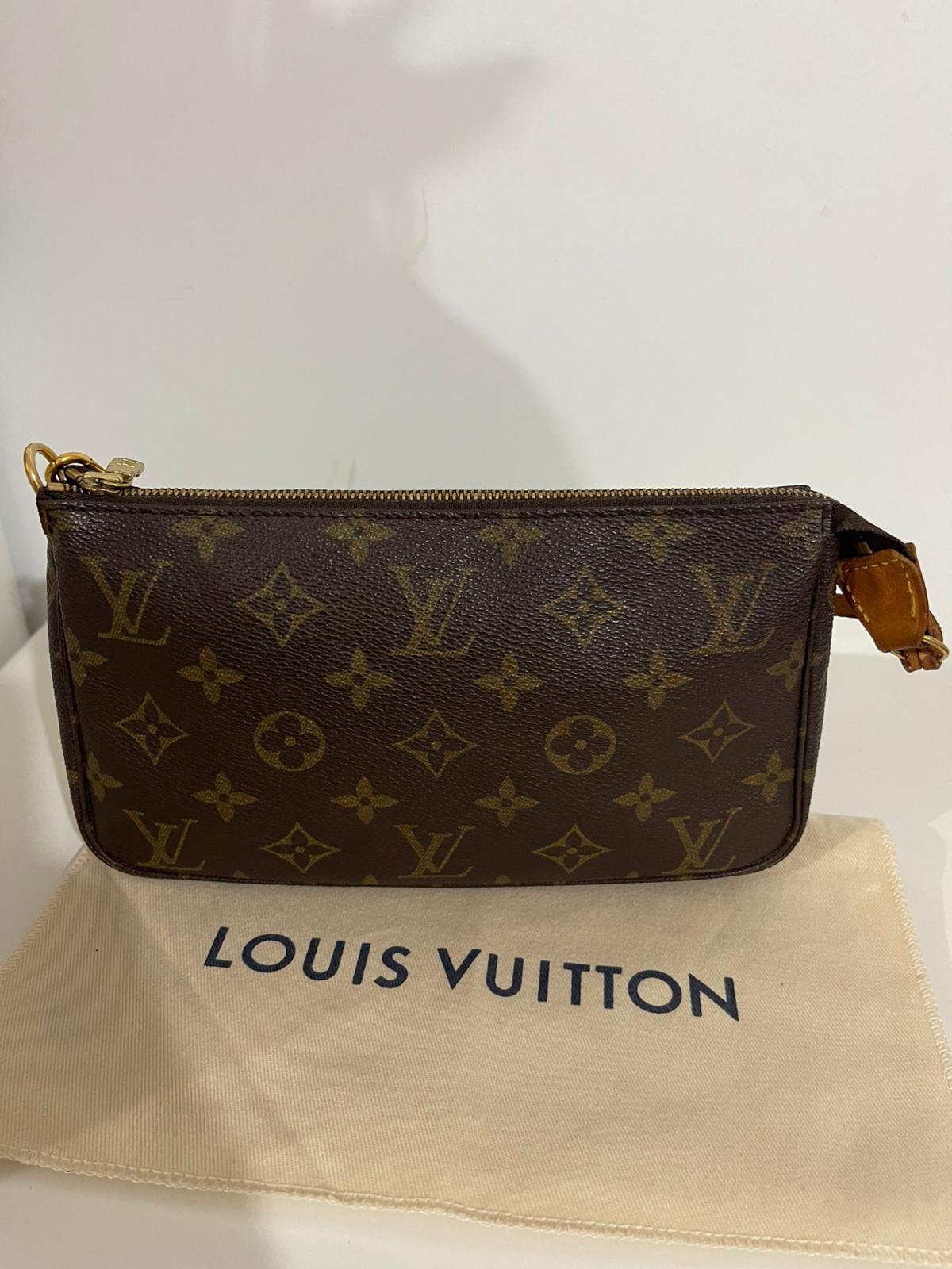 Louis Vuitton Pochette Accessoires Monogram Canvas - Etoilux