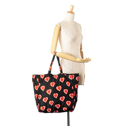 Prada – Tote in nylon stampato con cuori (“I Love Prada”) - Etoilux