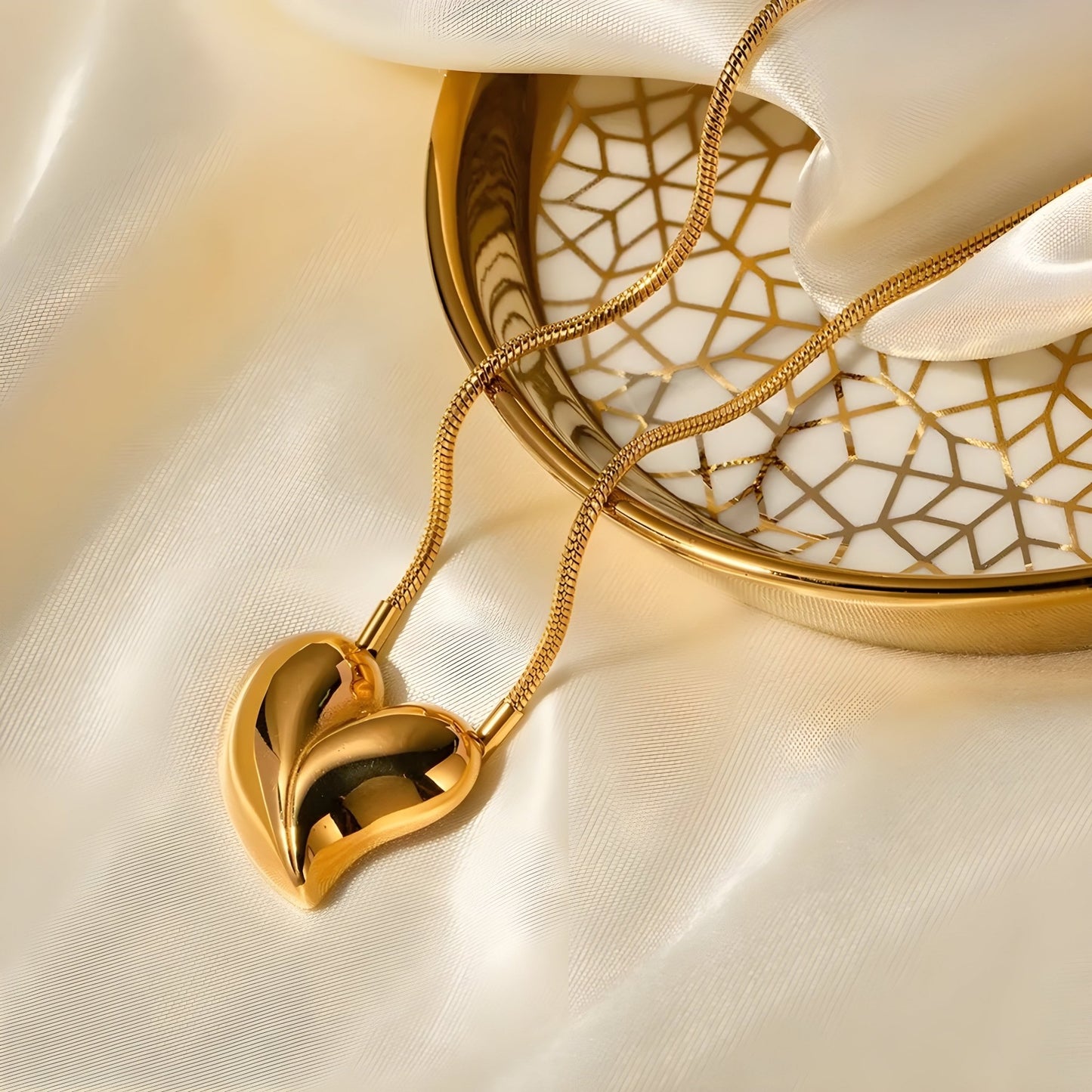 BEHI AMORINO NECKLACE - Etoilux