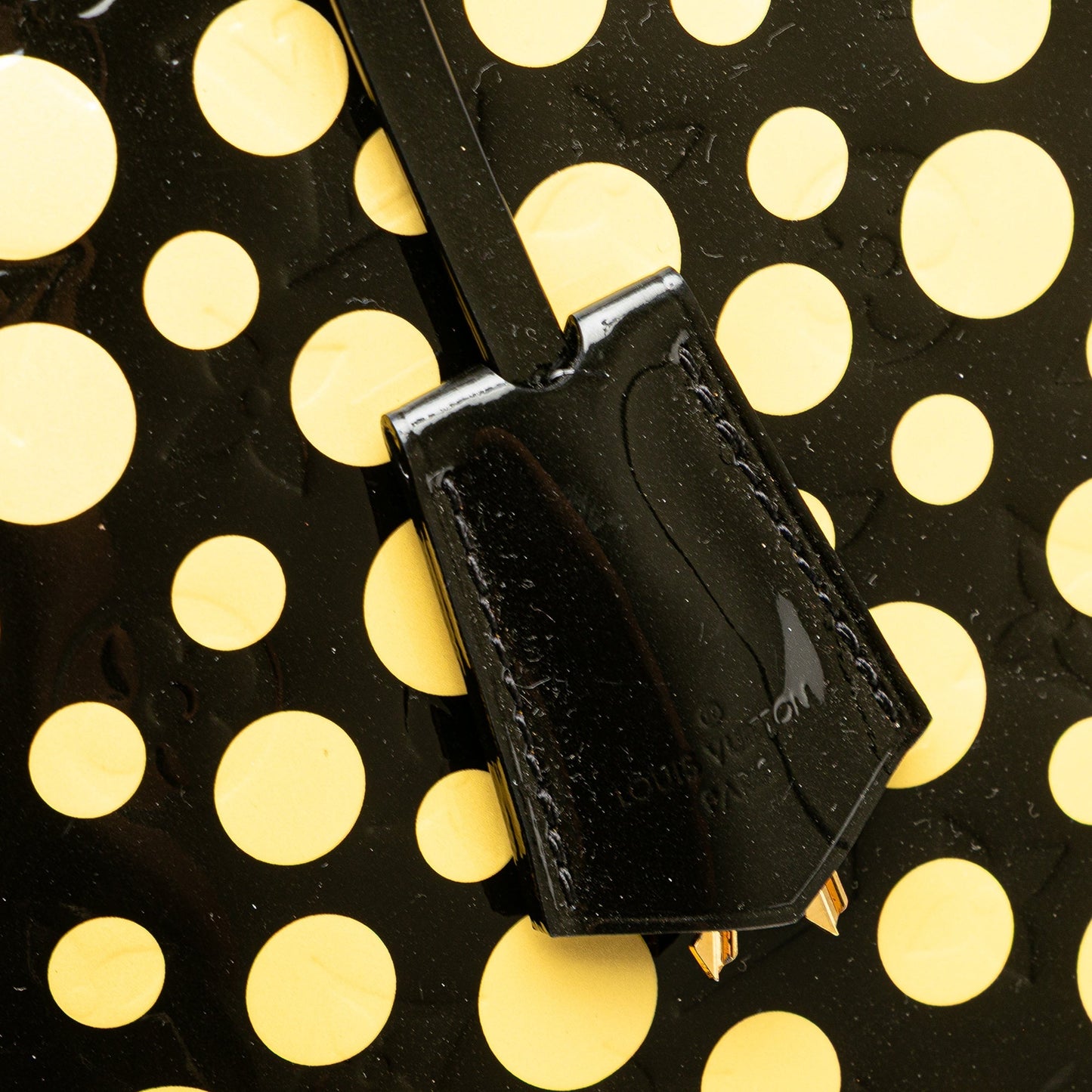 Louis Vuitton – Yayoi Kusama Monogram Infinity Dots Lockit MM (2012) - Etoilux