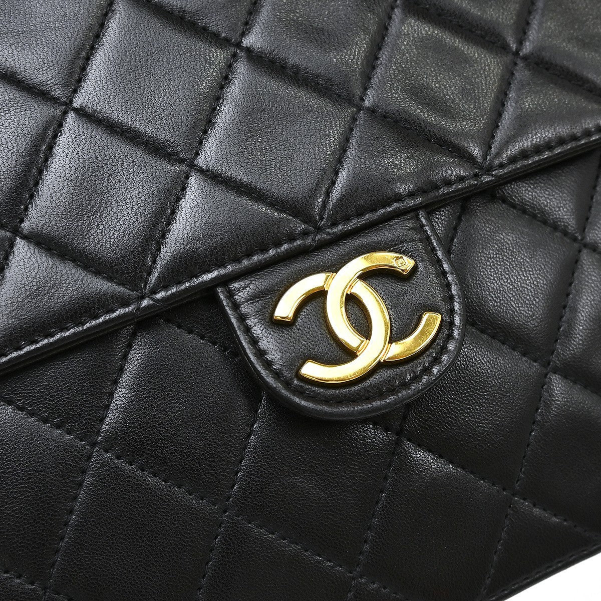 Chanel Vintage Square CC Flap Pelle Agnello Nera Anni '90 – 22 cm - Etoilux