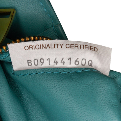 Bottega Veneta – Padded Cassette in pelle nappa blu con catena dorata – 18 x 26 x 6 cm - Etoilux