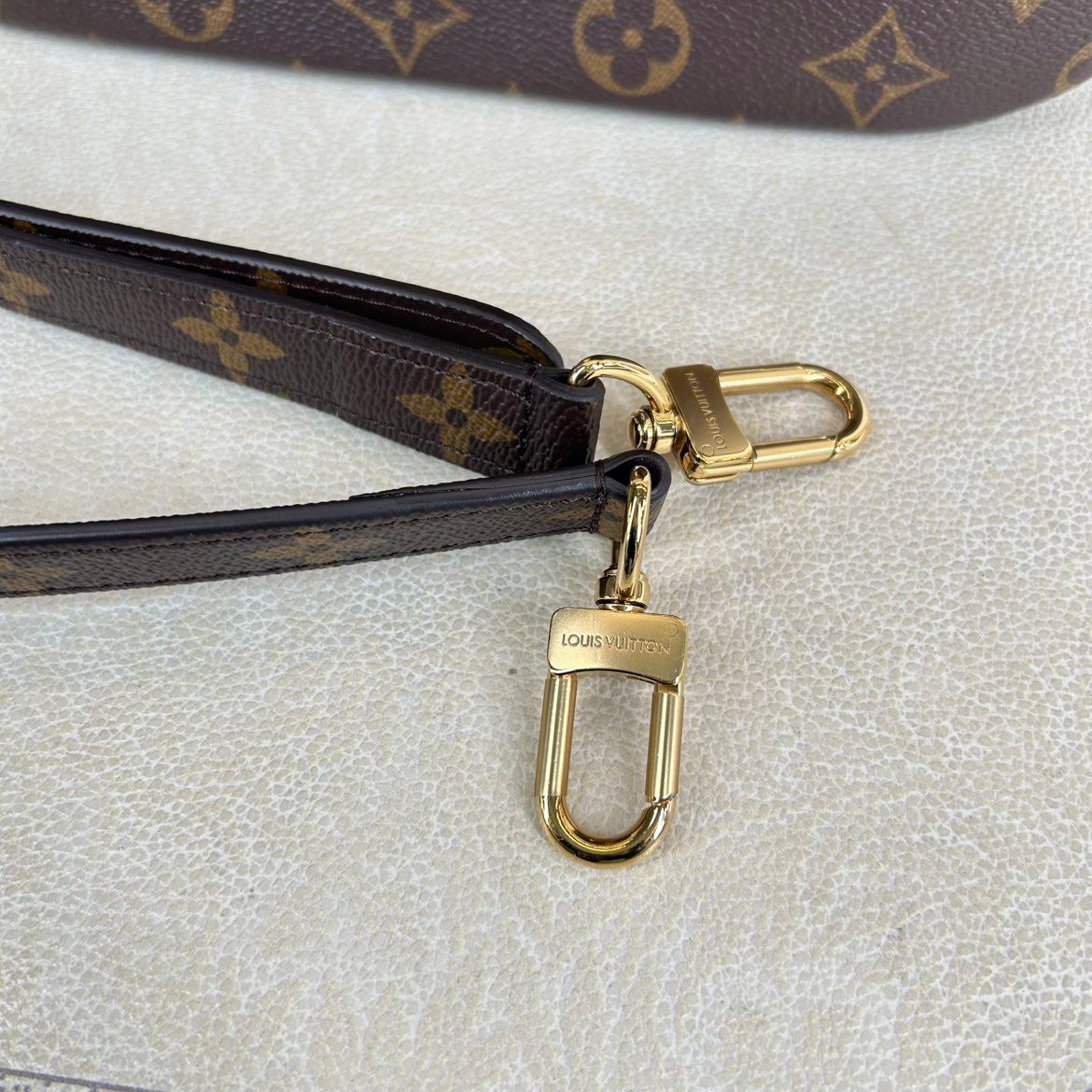Louis Vuitton Pochette Métis – Monogram Canvas - Etoilux