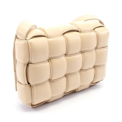 Bottega Veneta Cassette – Pelle Beige Intrecciata (Ref. 591970) - Etoilux