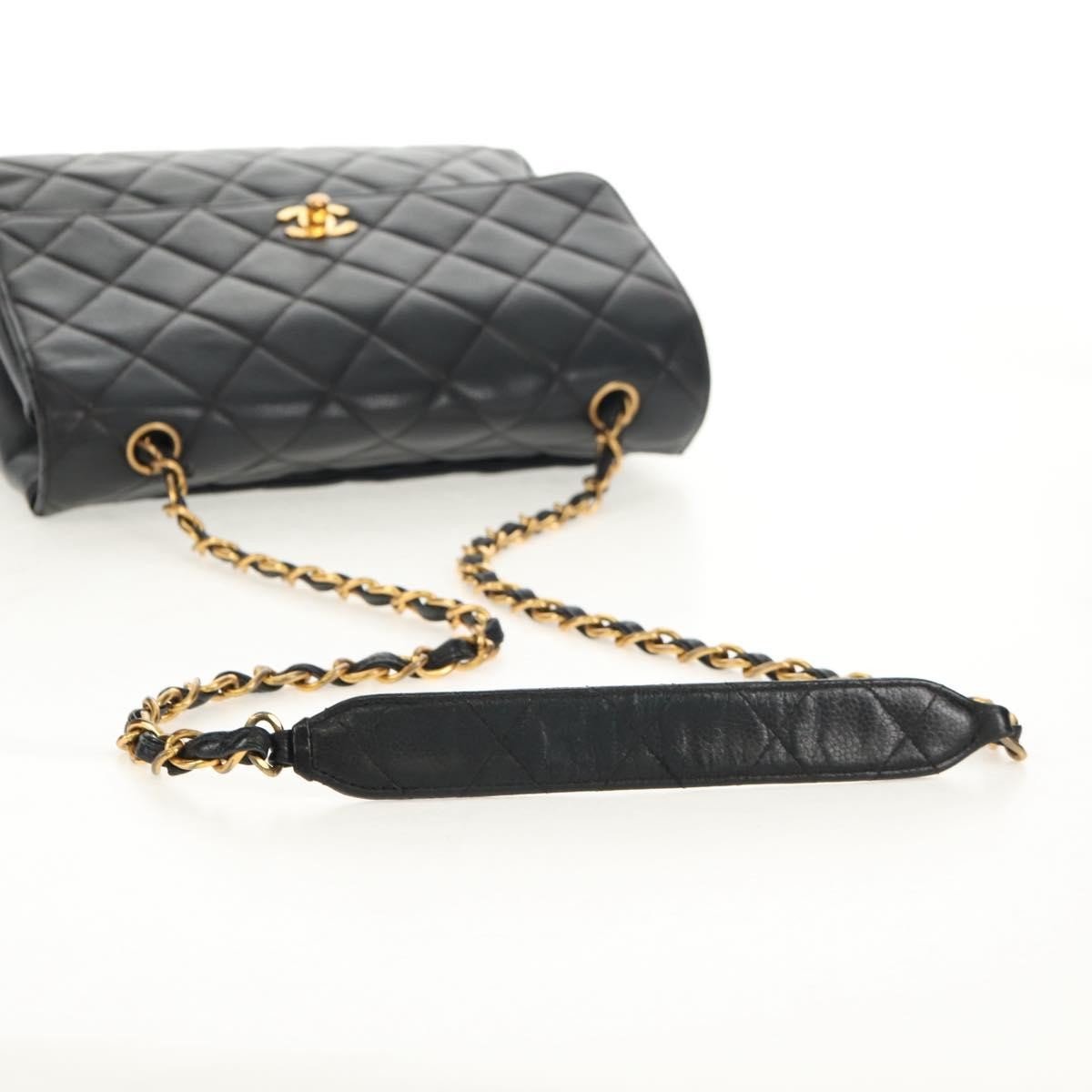 Chanel Single Flap Vintage Pelle Caviar Nera Hardware Oro – 27 cm - Etoilux