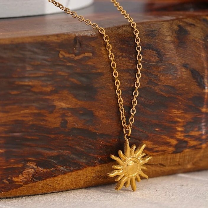 BEHI SUN NECKLACE - Etoilux