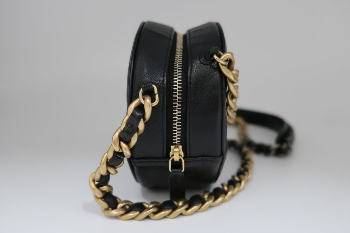 Chanel 19 Clutch Rotonda con Catena - Etoilux