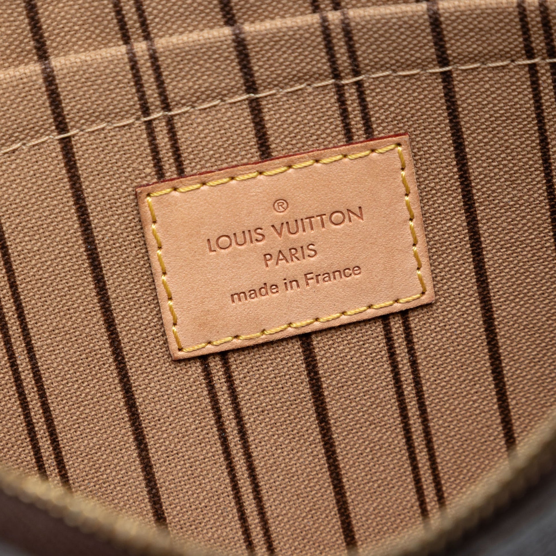 Louis Vuitton Pochette Neverfull MM – Tela Monogram - Etoilux