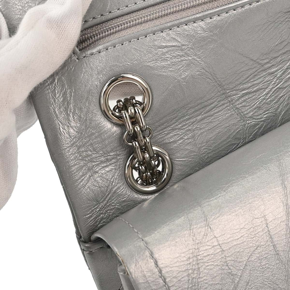 Chanel 2.55 Reissue 226 Doppia Patta Pelle di Vitello Invecchiata Argento Metallizzato – 27 cm - Etoilux