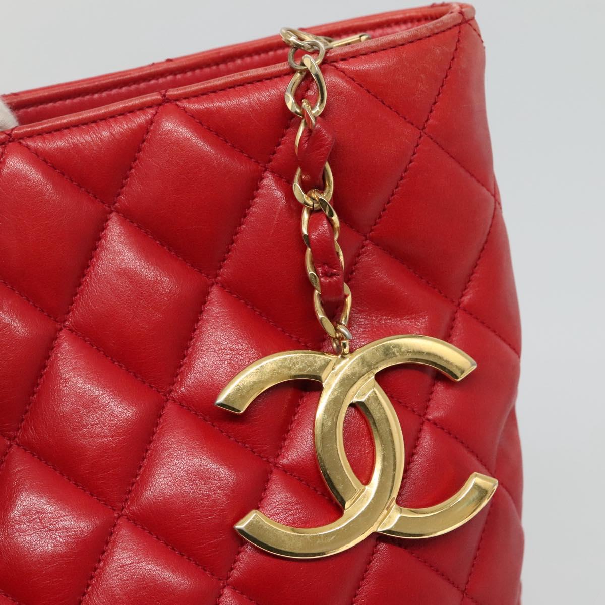 Chanel Vintage Tote Matelassé Agnello Rosso CC Charm Gold – Inizio Anni '80 yd36p7fozl - Etoilux