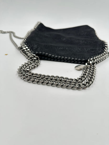 STELLA McCARTNEY – Falabella Mini Tote in Eco Pelle Nera con Catena Argento - Etoilux