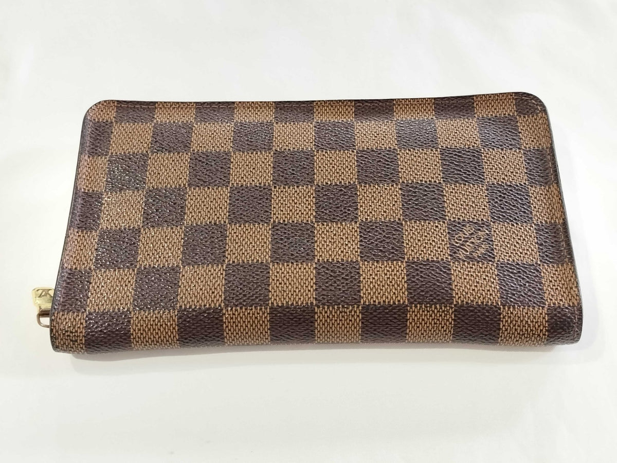 Louis Vuitton Zippy Wallet