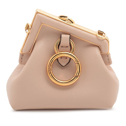 Fendi – First Mini Borsa in Pelle Nappa Rosa con Dettagli Oro - Etoilux
