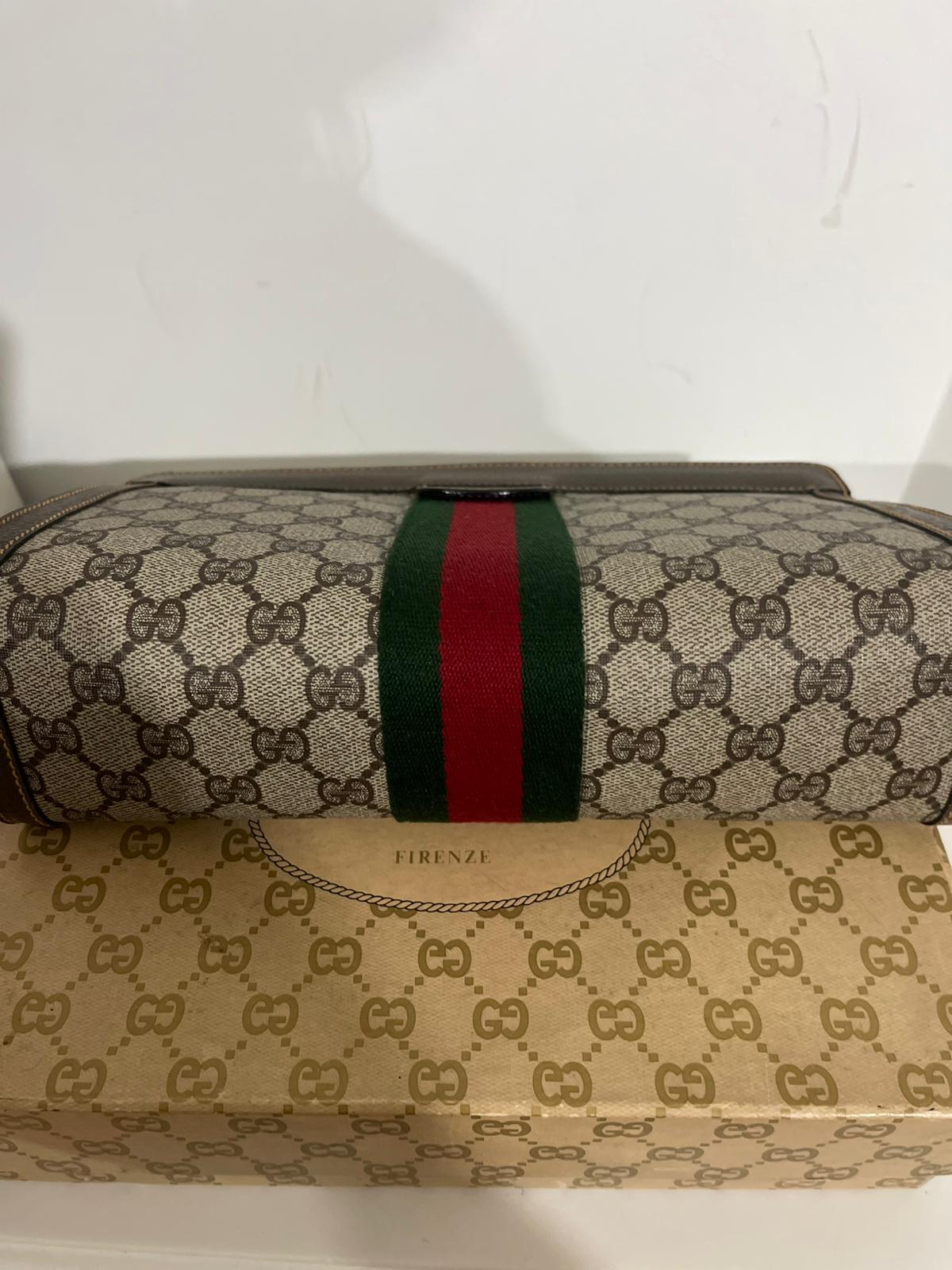Gucci Vintage Clutch GG Supreme – Web Stripe - Etoilux