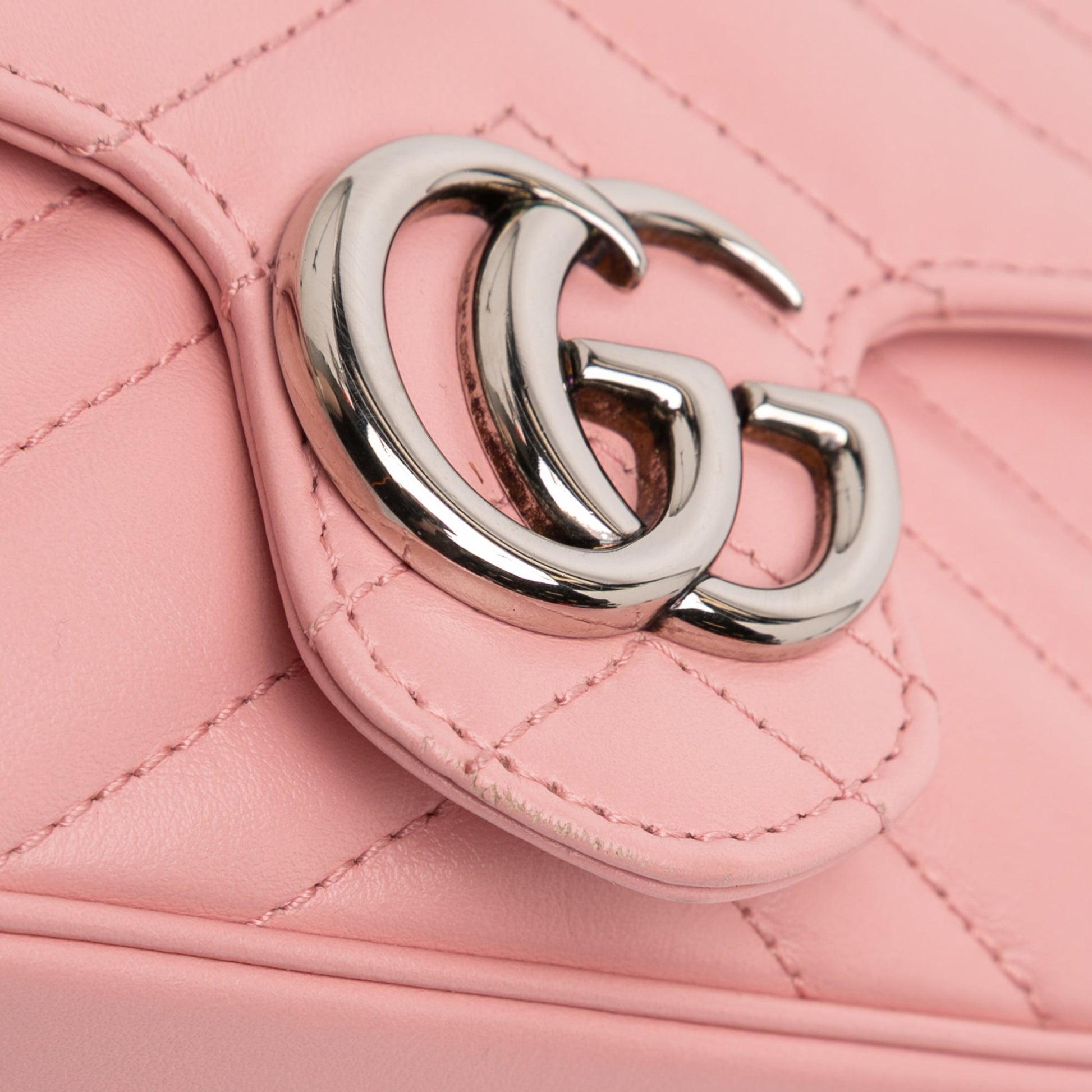 Gucci Mini GG Marmont Matelassé in Pelle Rosa – Tracolla - Etoilux