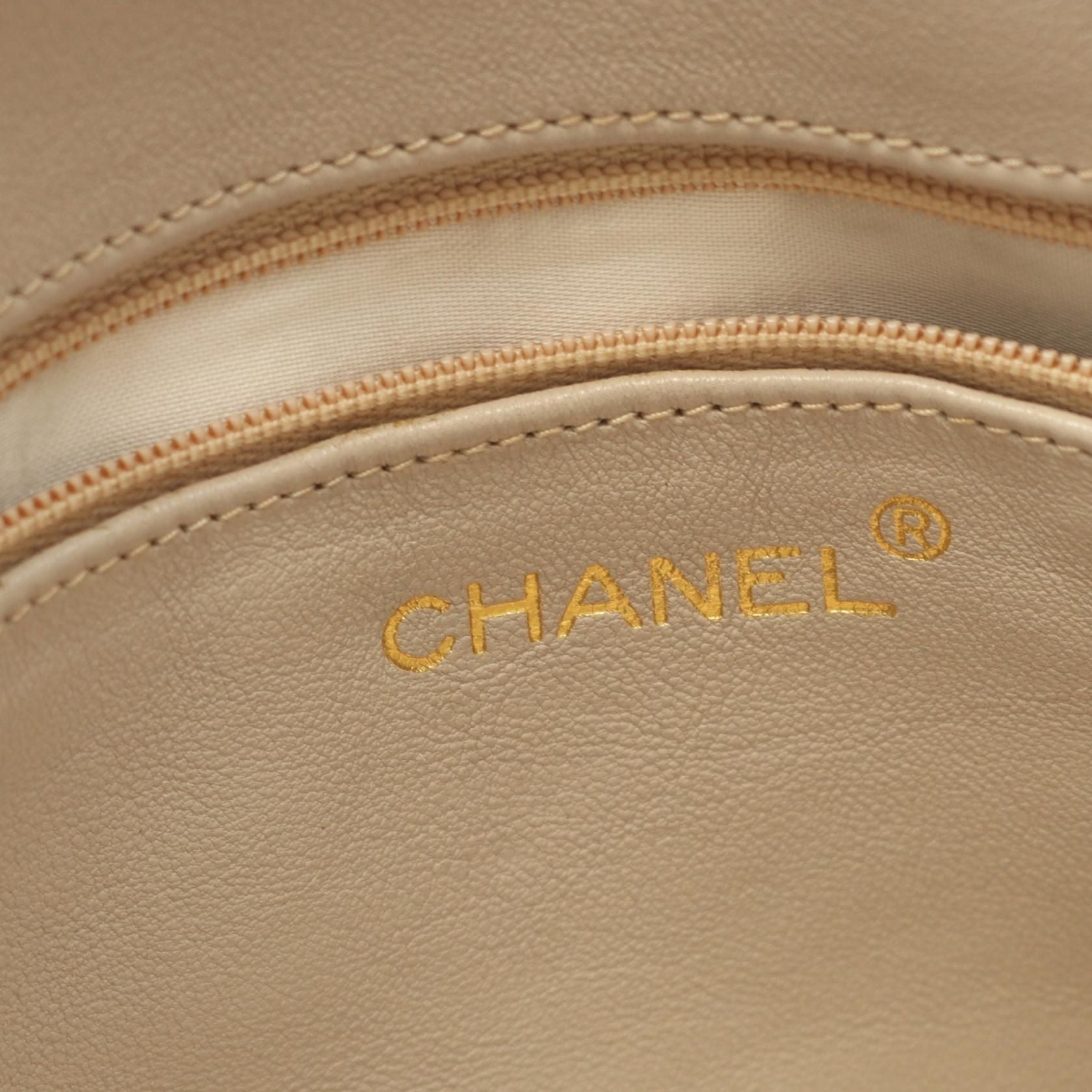 Chanel Camera Bag Vintage Caviar Beige Diamond Quilting & Nappa Tassel – 22 cm - Etoilux