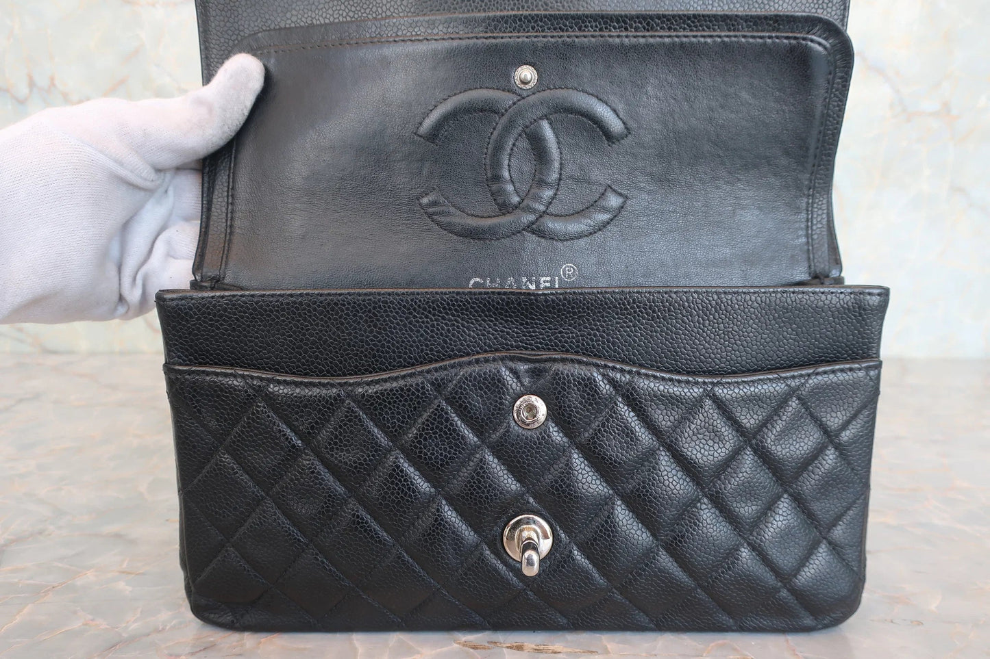 Chanel Matelassé Doppia Patta e Doppia Catena Pelle Caviar Nera – 25 cm - Etoilux