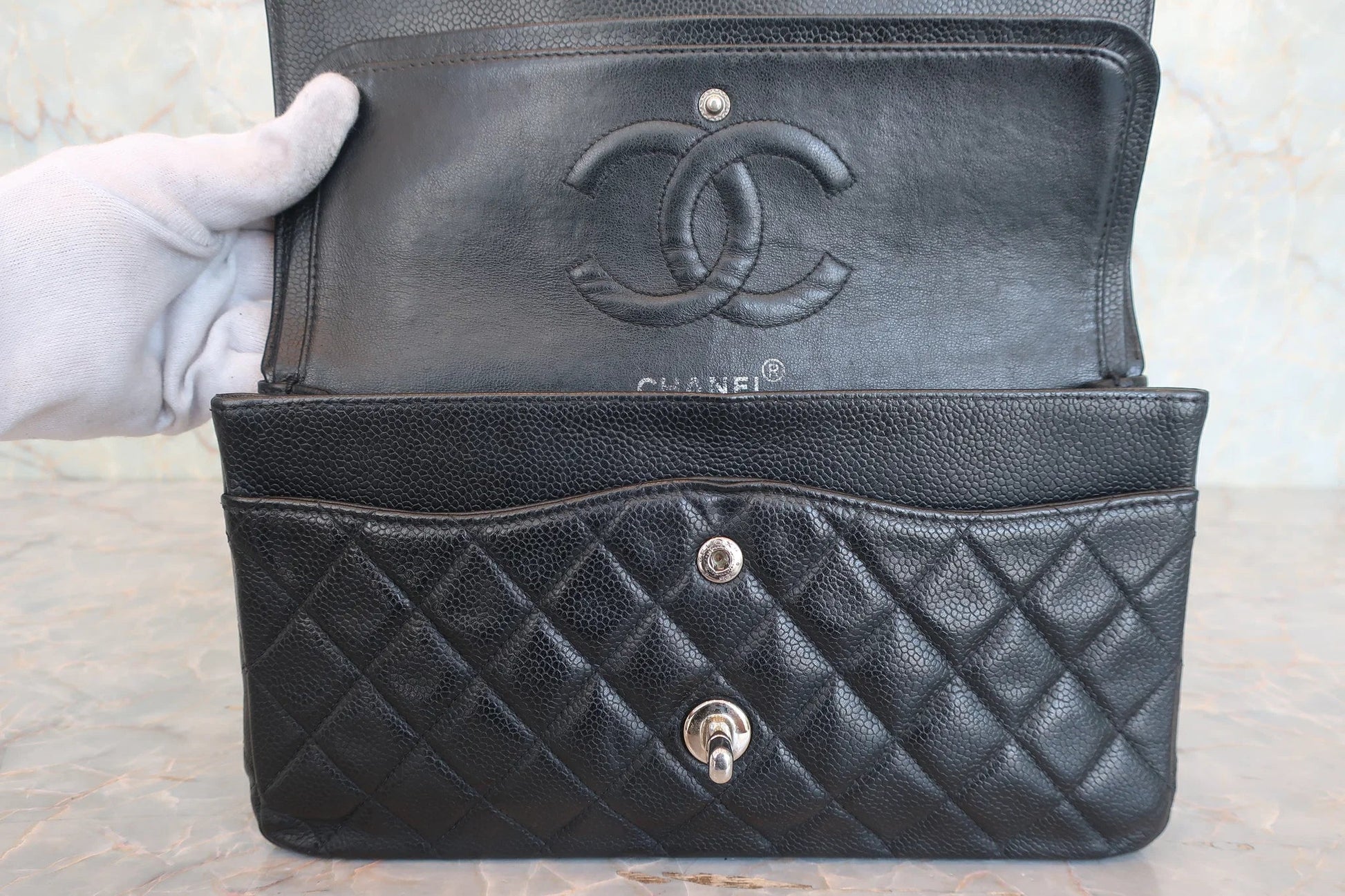 Chanel Matelassé Doppia Patta e Doppia Catena Pelle Caviar Nera – 25 cm - Etoilux