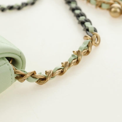 Chanel 19 Portamonete con Patta e Catena Pelle Agnello Verde Menta 2021 – 10 cm - Etoilux